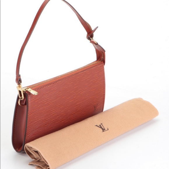 Louis Vuitton Pochette Accessoires Kenyan Fawn Epi Leather with Box and Dust Bag - Picture 2 of 10